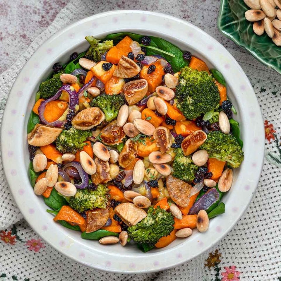 Σαλάτα με φρέσκα λαχανικά και μυρωδικά